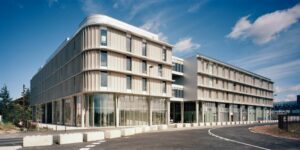 20 10 И Erieta Attali